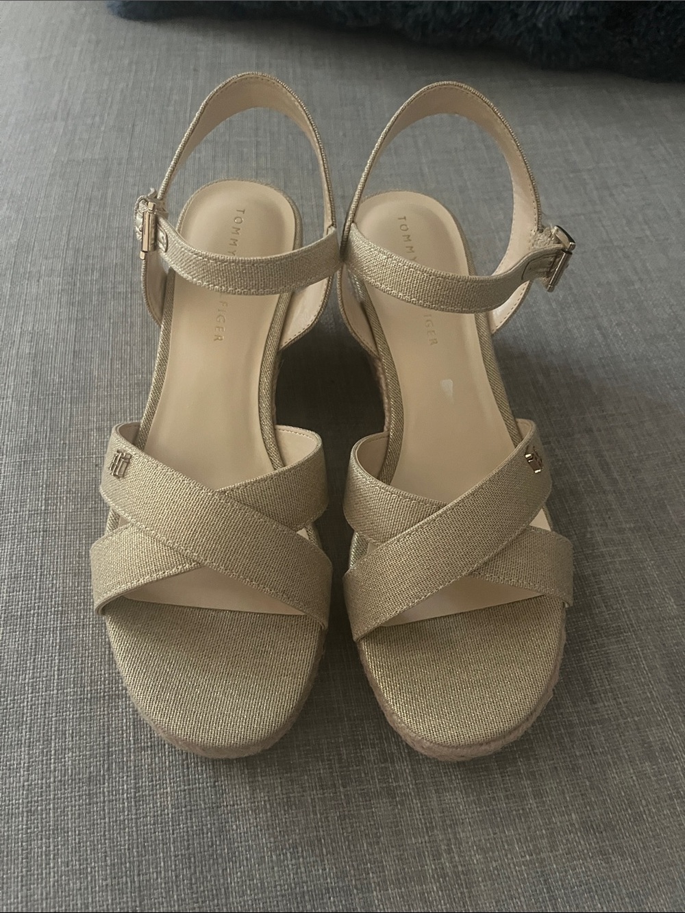 Tommy Hilfiger Champagne Gold Wedge Sandals - Women's 9 New